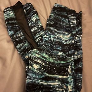 Lululemon leggings. Like new. Size 4. Blue multi. 25”